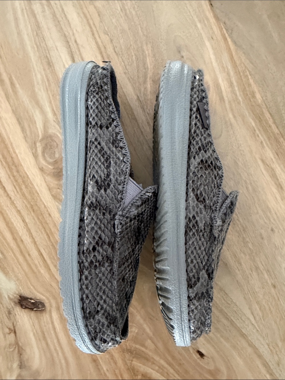 Hey Dude Women’s Slip-On Flats in Gray Snake Print - Picture 3 of 4